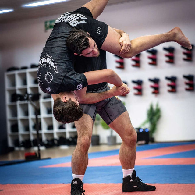 Phantom Athletics MMA-Shorts Fusion 2in1 Serious – Schwarz