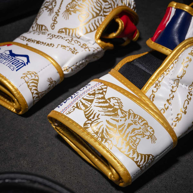 Mănuși MMA de sparring Phantom Athletics Muay Thai – Alb/Aur