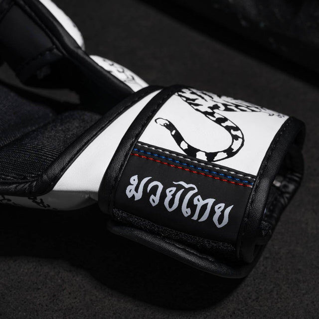 Rękawice MMA sparingowe Phantom Athletics Muay Thai – Białe