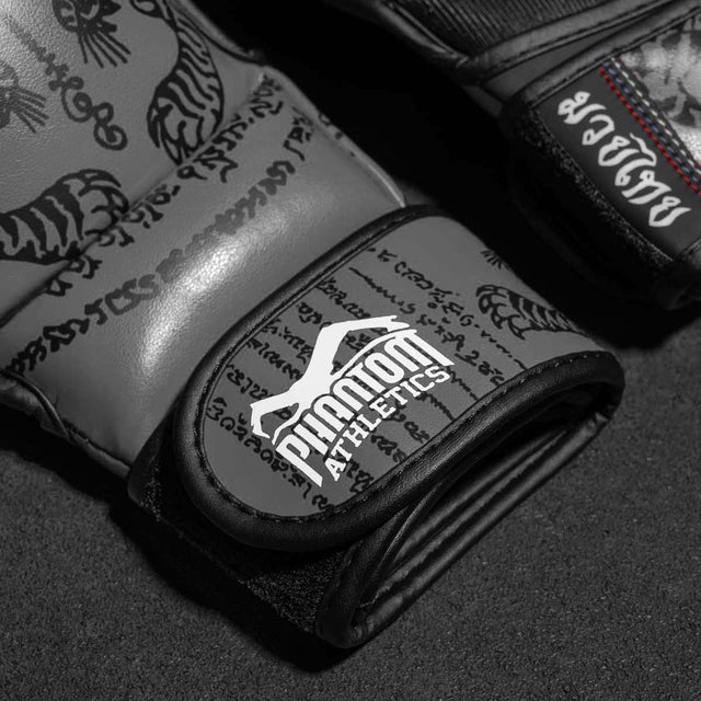 Guantes de sparring de MMA Phantom Athletics Muay Thai - Gris