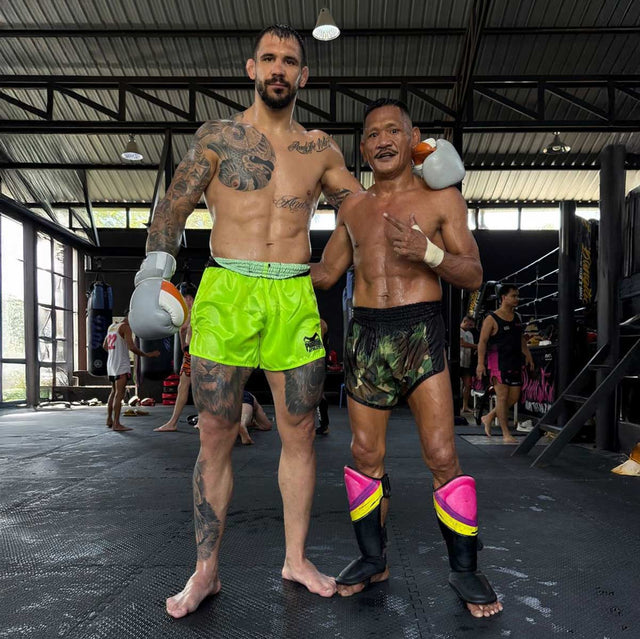 Pantaloni scurți Phantom Athletics Muay Thai Team - Neon