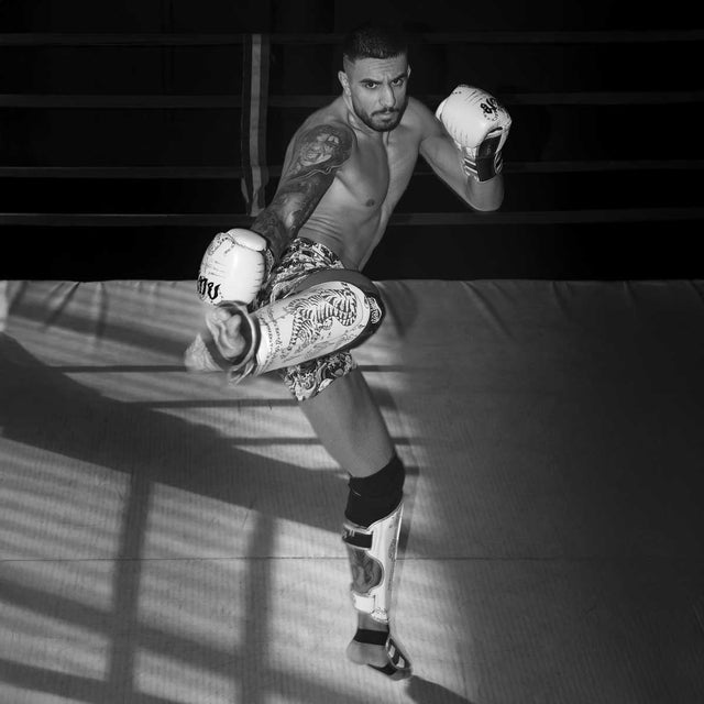 Phantom Athletics Benskydd Muay Thai – Vit/Guld