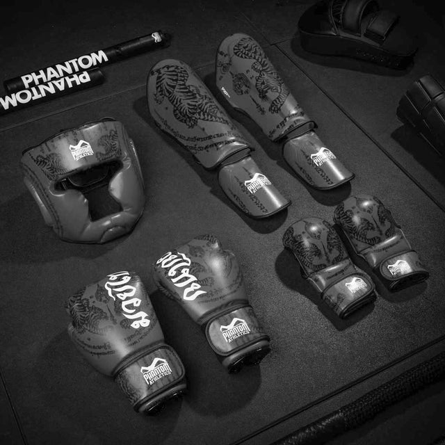 Guantes de sparring de MMA Phantom Athletics Muay Thai - Gris