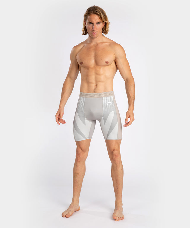 Shorts de compression Venum Attack – Blanc/Gris