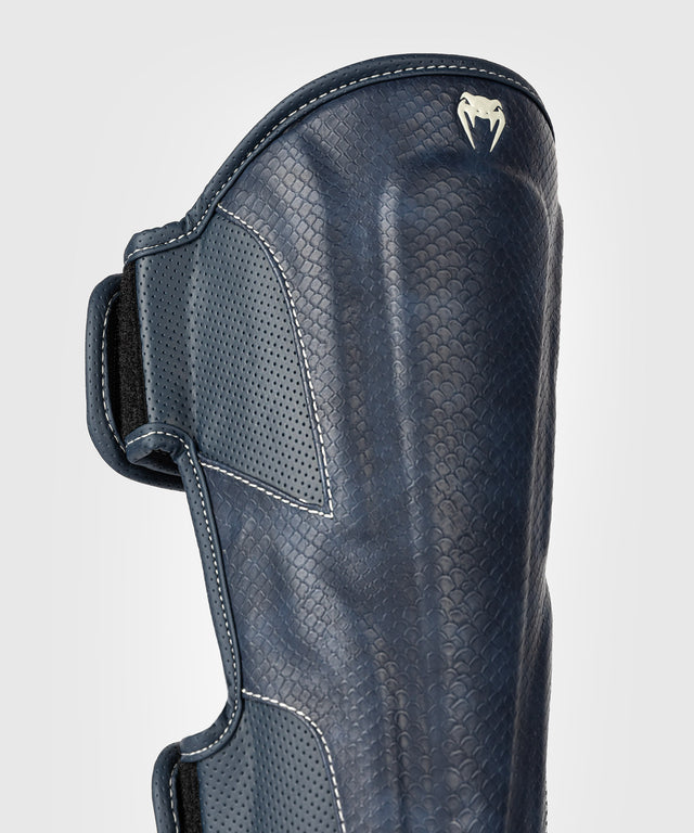Espinilleras Venum Impact Evo Scales – Azul Marino