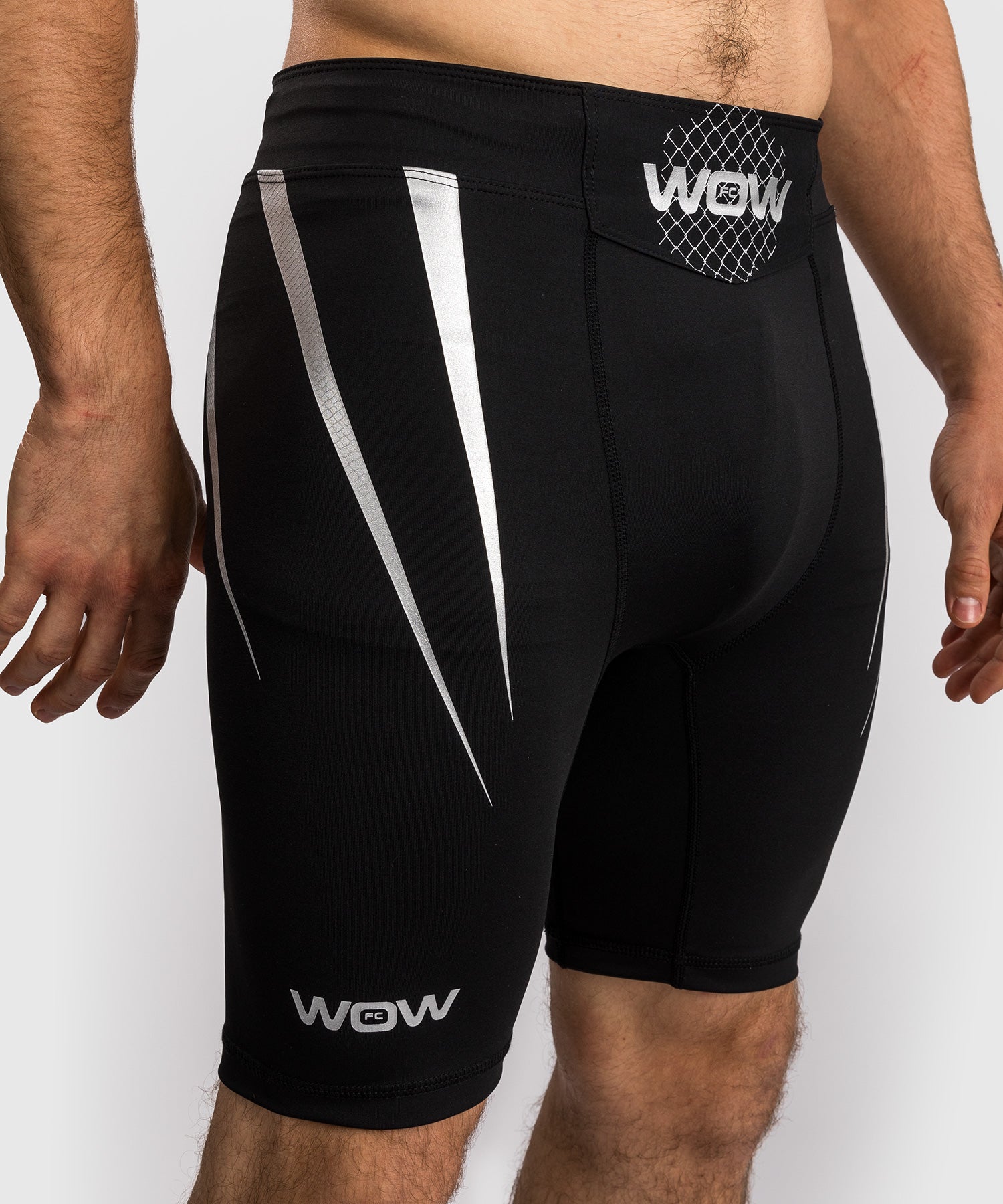 Venum x WOW FC Vale Tudo Shorts – Svart/Silvergrå