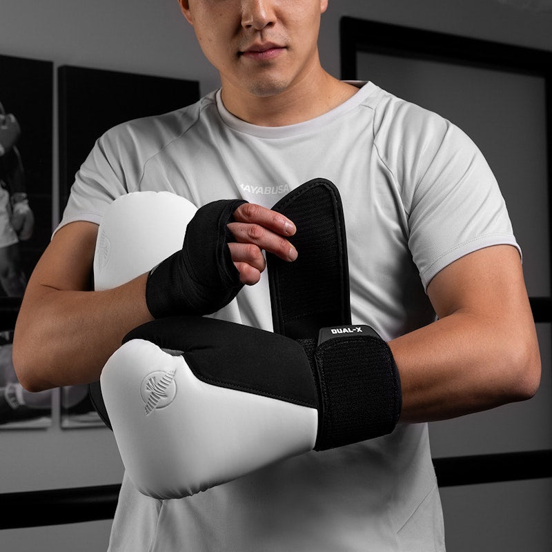 Hayabusa Boxningshandskar T360 – Vit/Svart