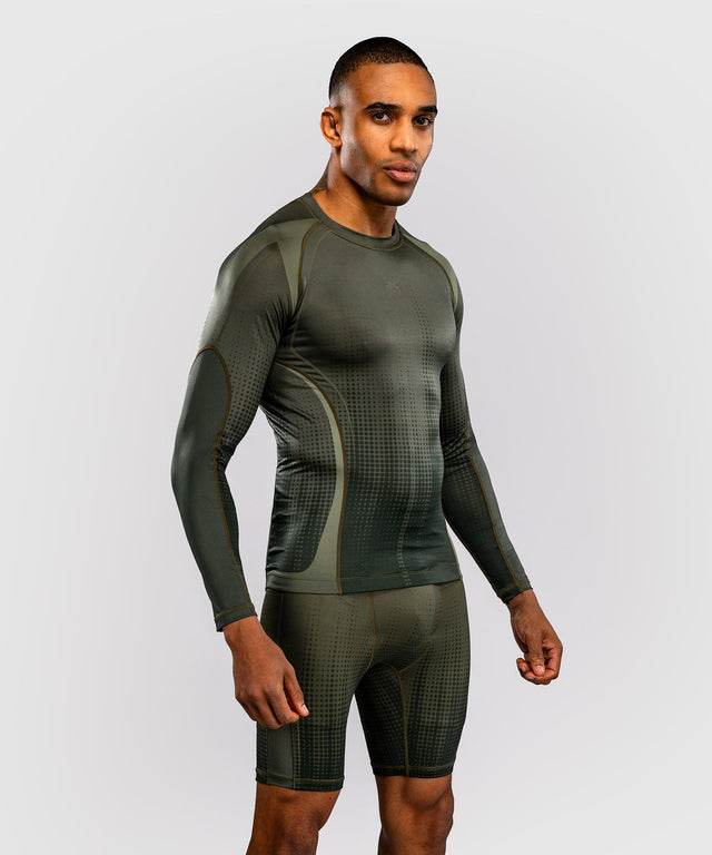 Rashguard Venum Stealth Mangas Compridas – Cáqui/Verde Militar