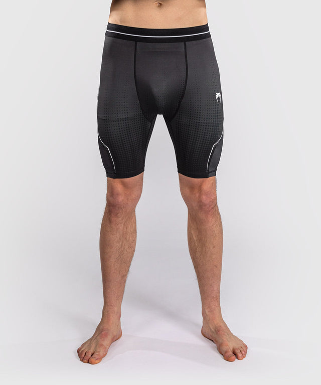 Venum MMA-shorts Stealth – Sort/Hvid