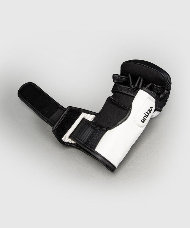 Luvas de MMA Venum Attack 2.0 – Preto/Branco