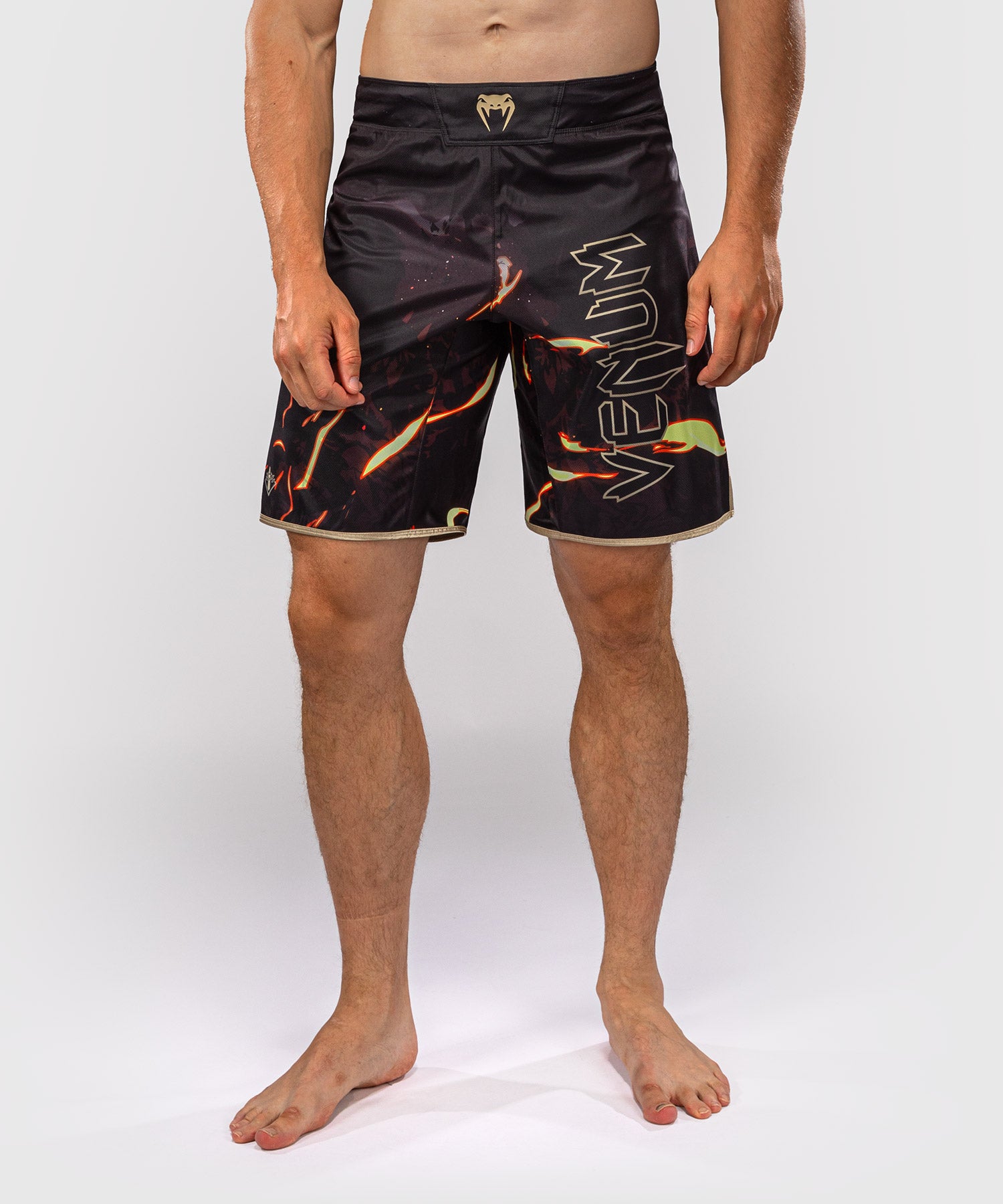 Spodenki MMA Venum x Jujutsu Kaisen Sukuna – Czarne/Beżowe