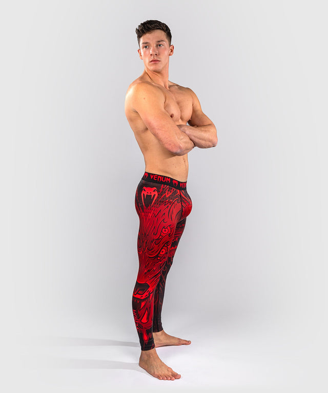 Pantaloncini a compressione Venum Wolf Atak – Nero/Rosso