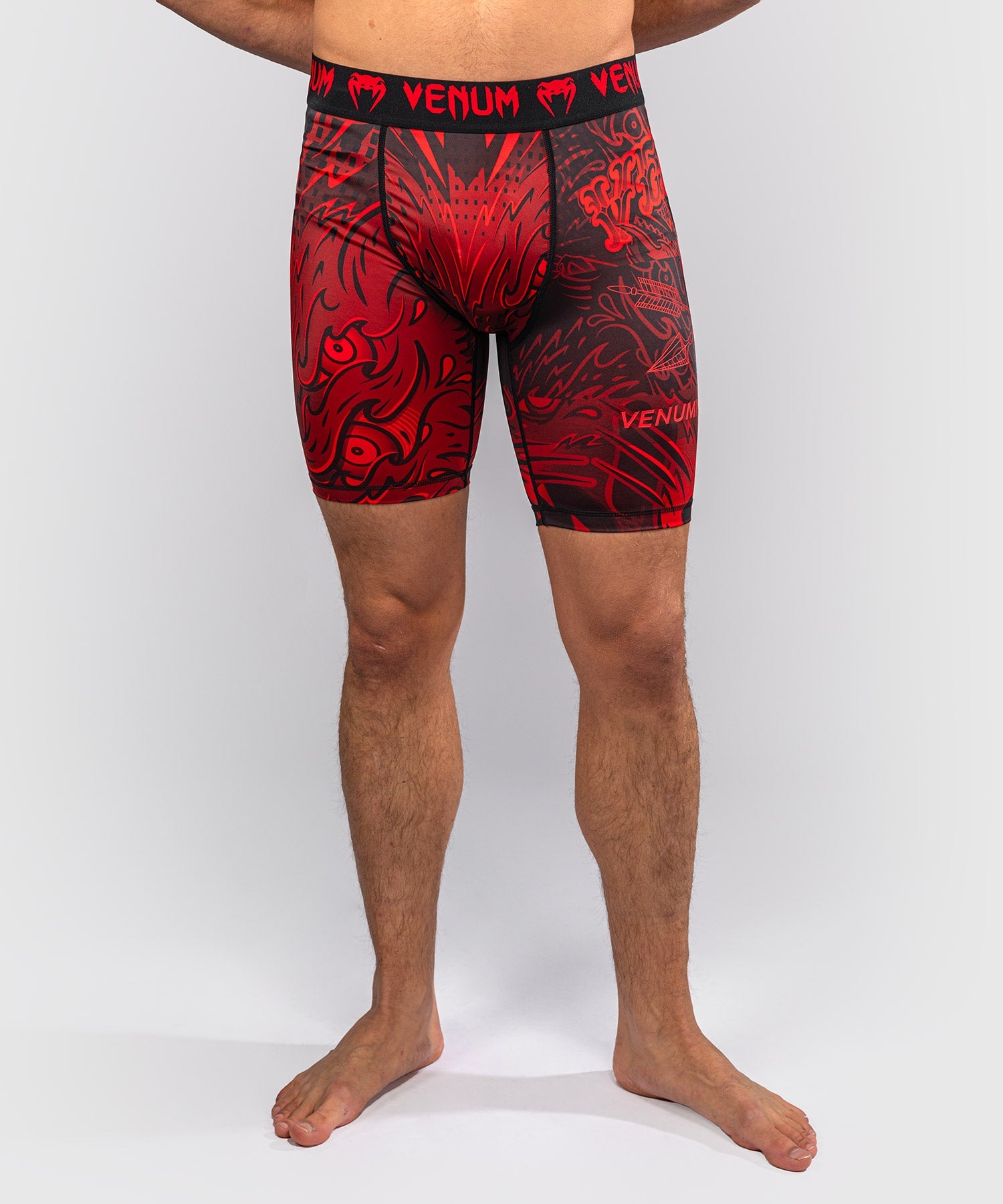 Shorts de compression Venum Wolf Atak – Noir/Rouge