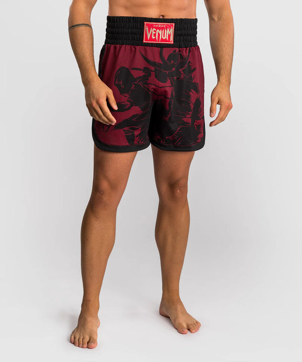 Pantaloncini da boxe Venum x Assassin's Creed Shadows – Bordeaux/Nero