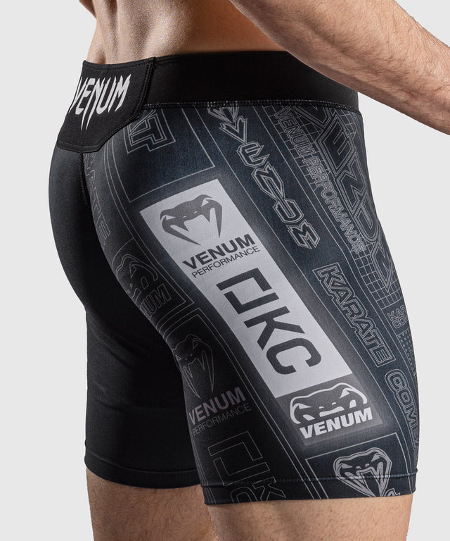 Pantaloncini a compressione Venum Karate Combat – Nero/Grigio