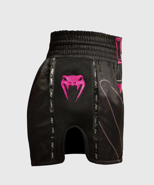 Pantaloni scurți Muay Thai Venum x Dua – Negru/Roz Fucsia