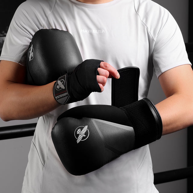 Boxerské rukavice Hayabusa E1 – Černé/Šedé