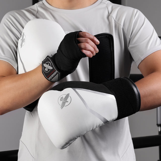 Hayabusa Boxhandschuhe E1 – Weiß/Schwarz/Silber