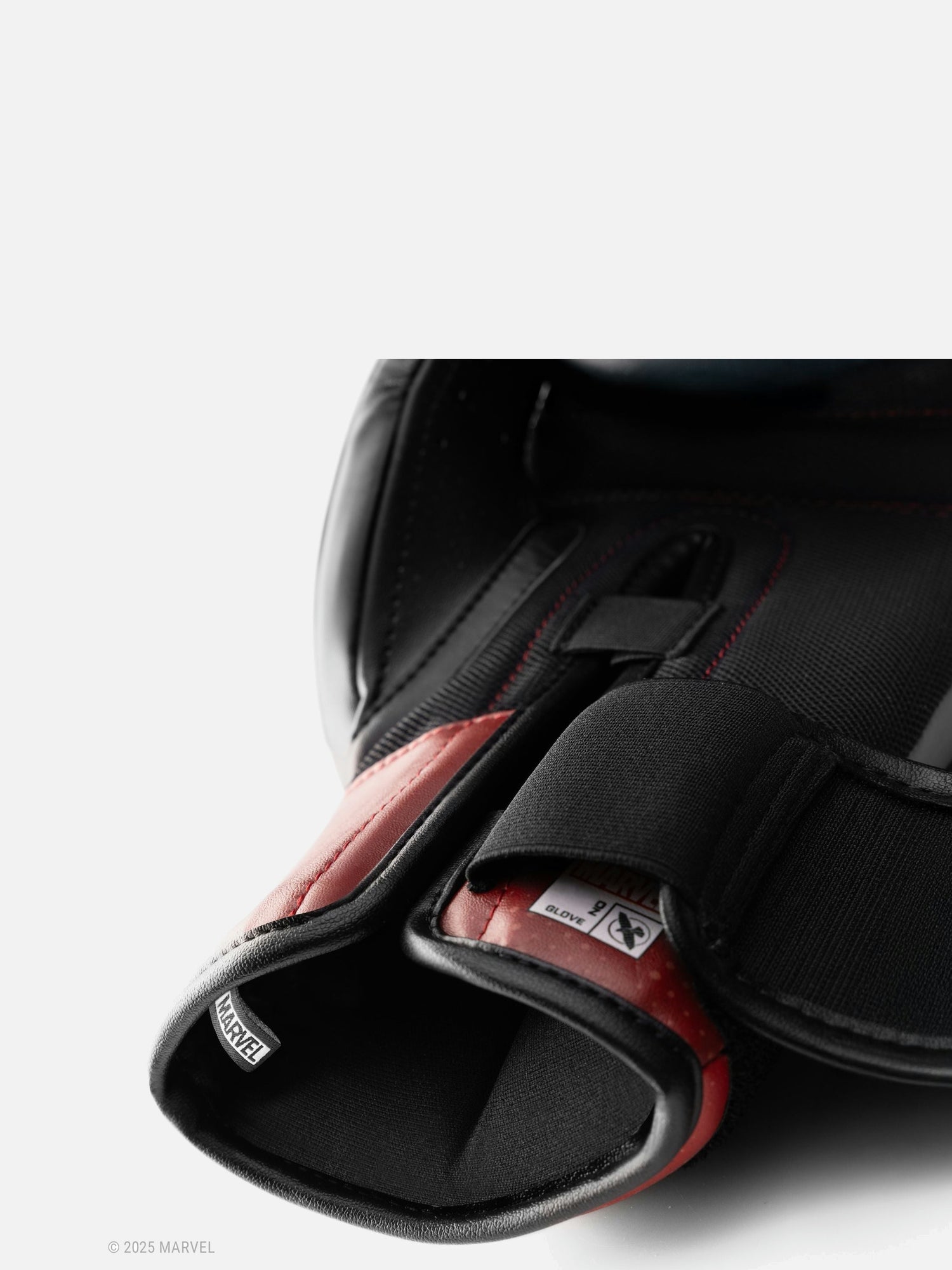 Boxerské rukavice Hayabusa x Marvel Deadpool – Červené/Černé