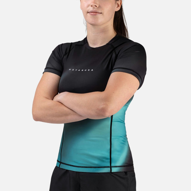 Rashguard Hayabusa Apex Nova Mangas Curtas Mulher - Petróleo
