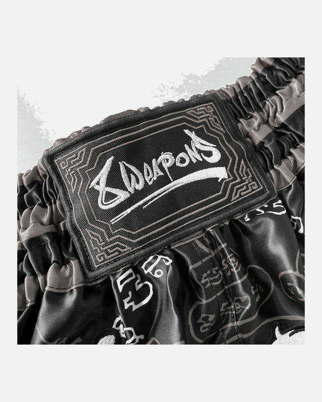8 WEAPONS Muay Thai-shorts 8 Ways Yant 2.0 – Svart