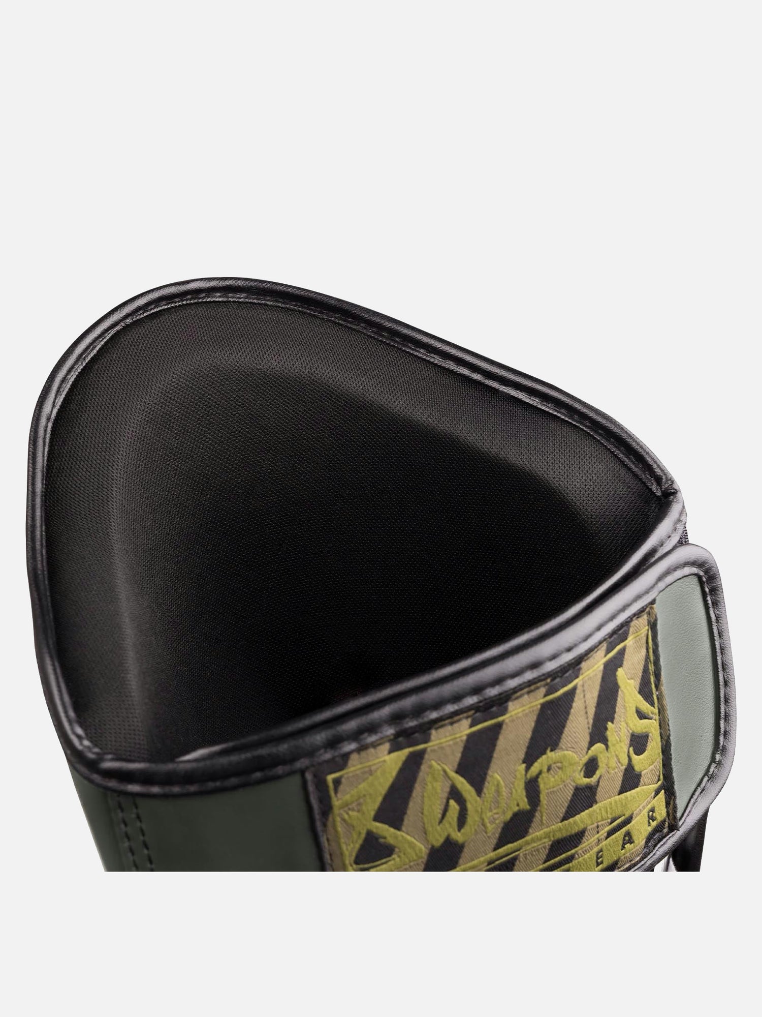 8 WEAPONS Schienbeinschoner Unlimited 2.0 – Olive/Schwarz