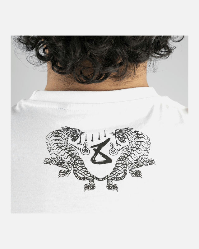 Camiseta 8 WEAPONS Eight Ways Yant – Blanco
