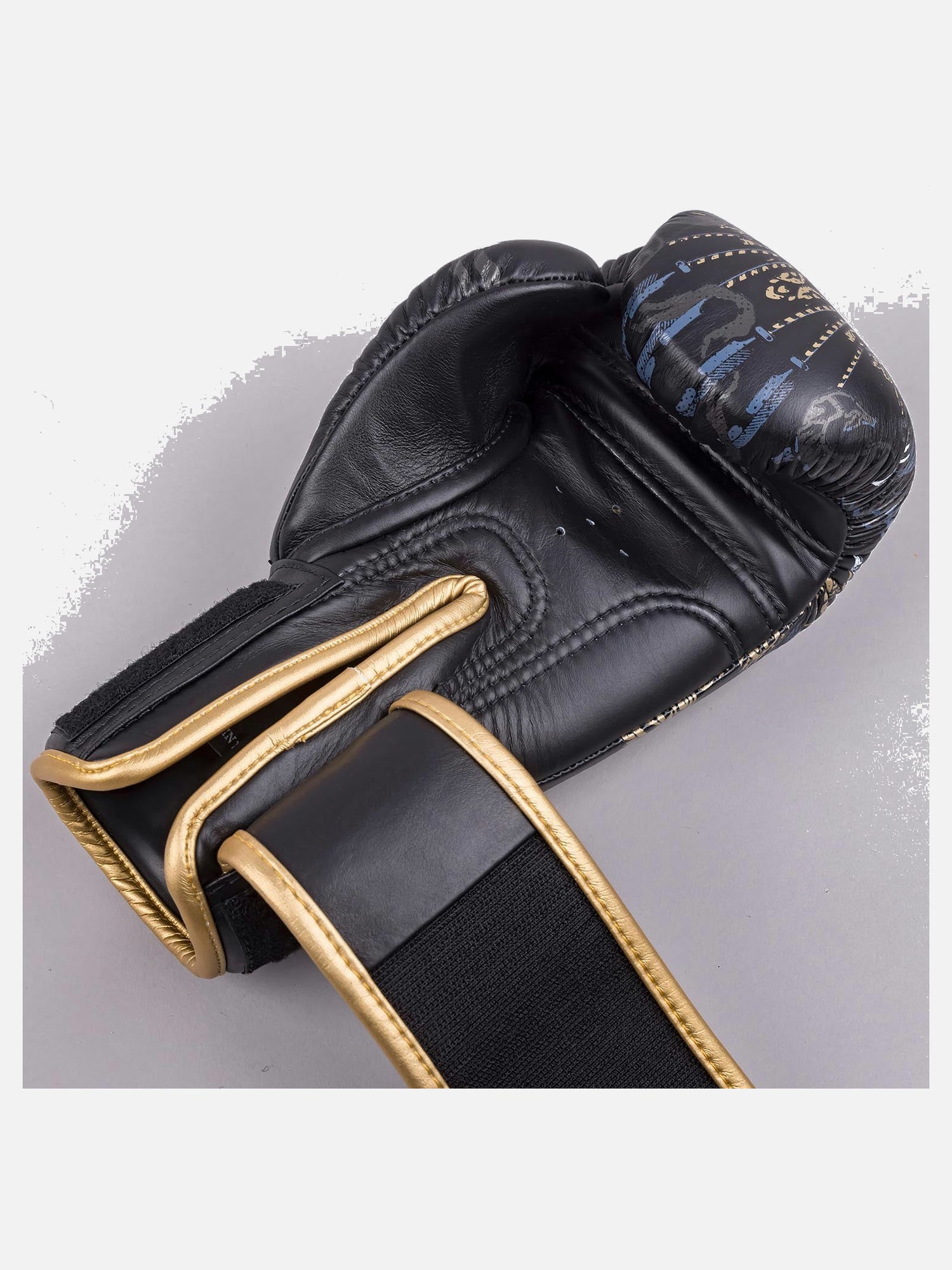 Guantoni da boxe 8 WEAPONS Three Elephants 2.0 – Nero/Oro