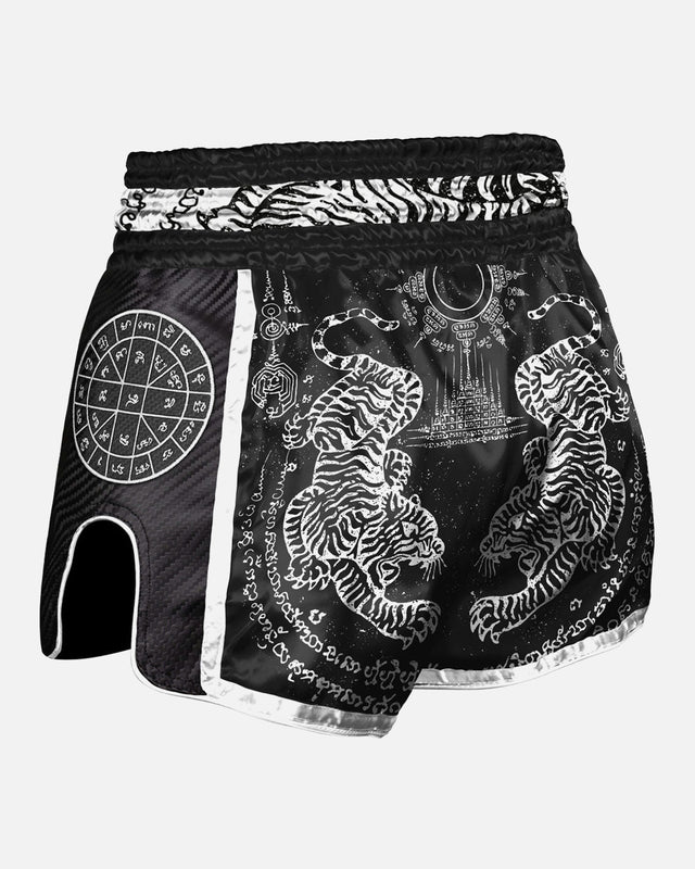 Pantalones de Muay Thai 8 WEAPONS Carbon Sak Yant Tigers – Negro