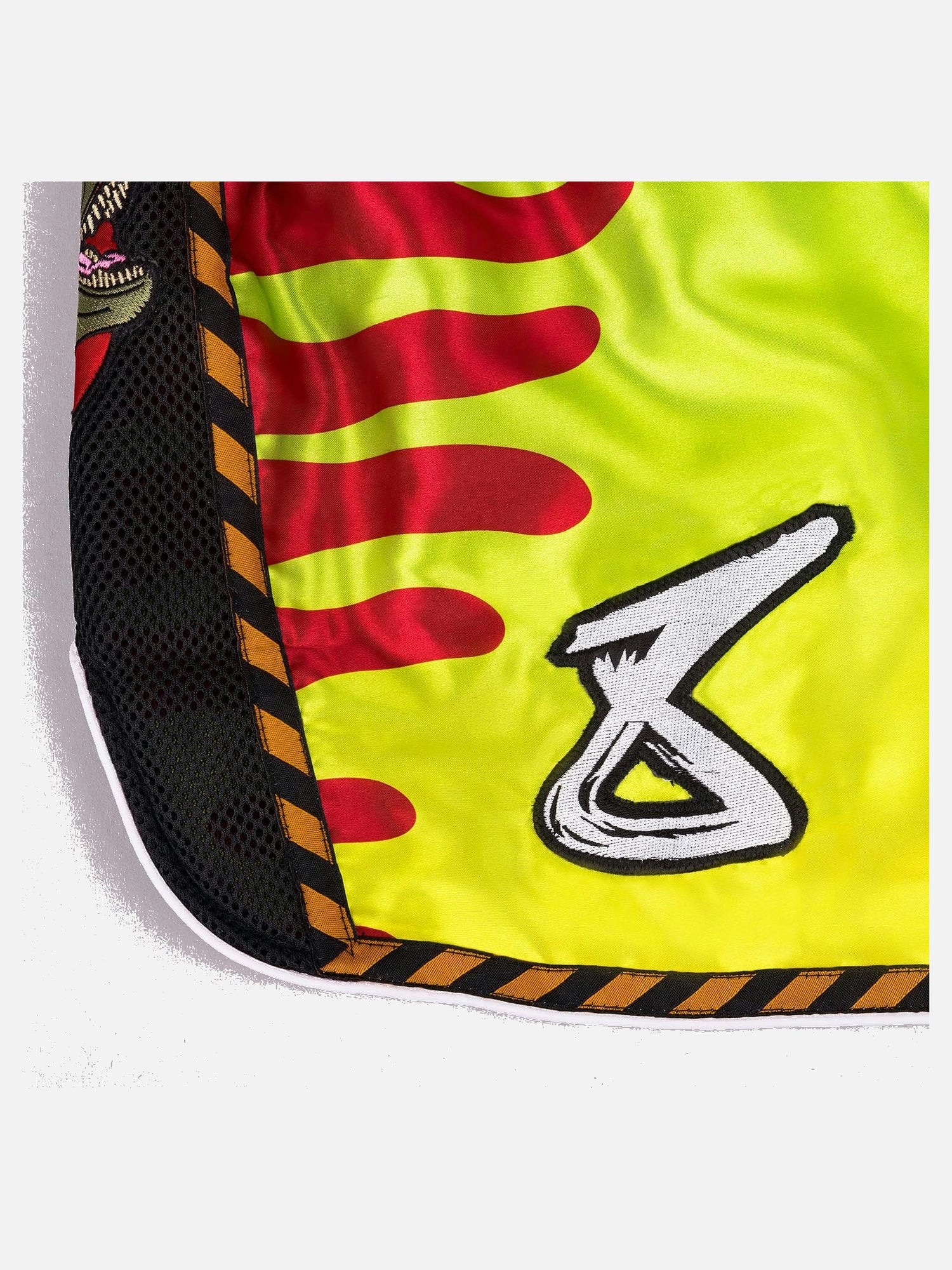 8 WEAPONS Muay Thai-shorts Jurassic – Neon grön/blodröd