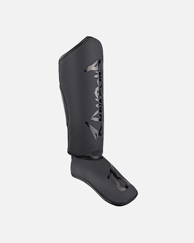 8 WEAPONS Benskydd Unlimited 2.0 – Svart