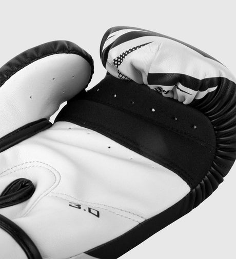Mănuși de box Venum Challenger 3.0 – Negru/Alb – Mănuși de box