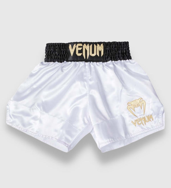 Kickboxerské trenky Venum Classic 2.0 – Bílé/Černé/Zlaté