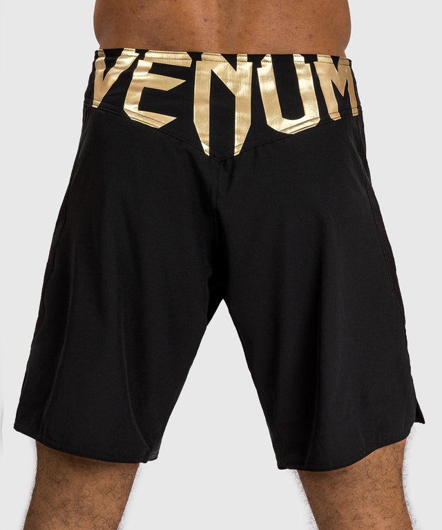 Calções de MMA Venum Light 5.0 – Preto/Ouro