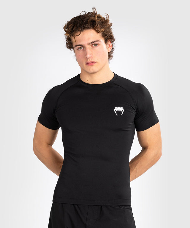 Venum Rashguard Contender Kurzarm – Schwarz/Weiß – Rashguard