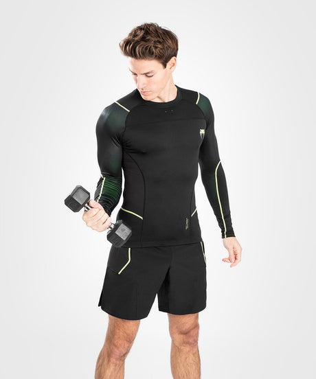 Venum Rashguard Fusion 2.0 Manga Comprida – Preto/Amarelo – Rashguard