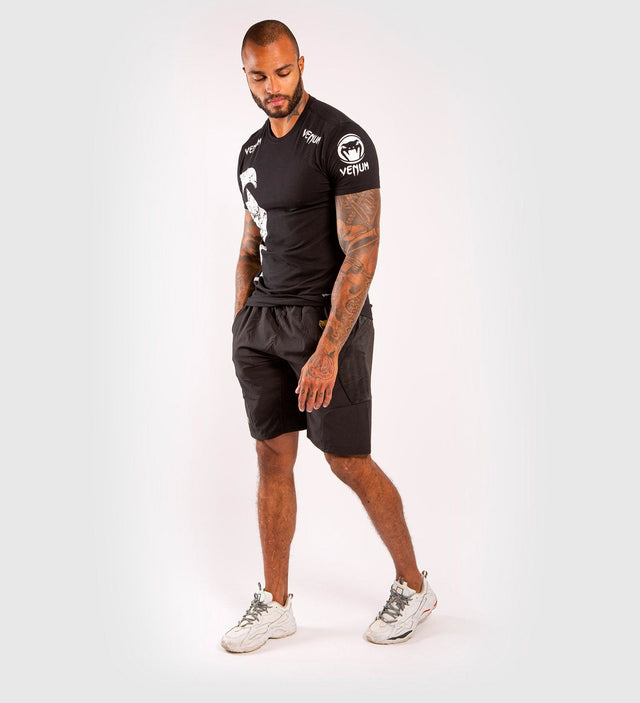 T-shirt Venum Giant – Preto/Branco
