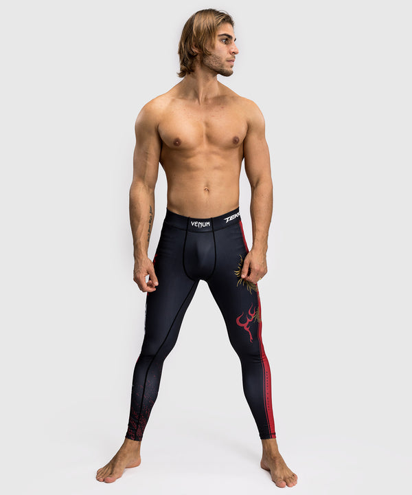 Shorts de compression Venum x TEKKEN 8 – Marshall Law – Noir